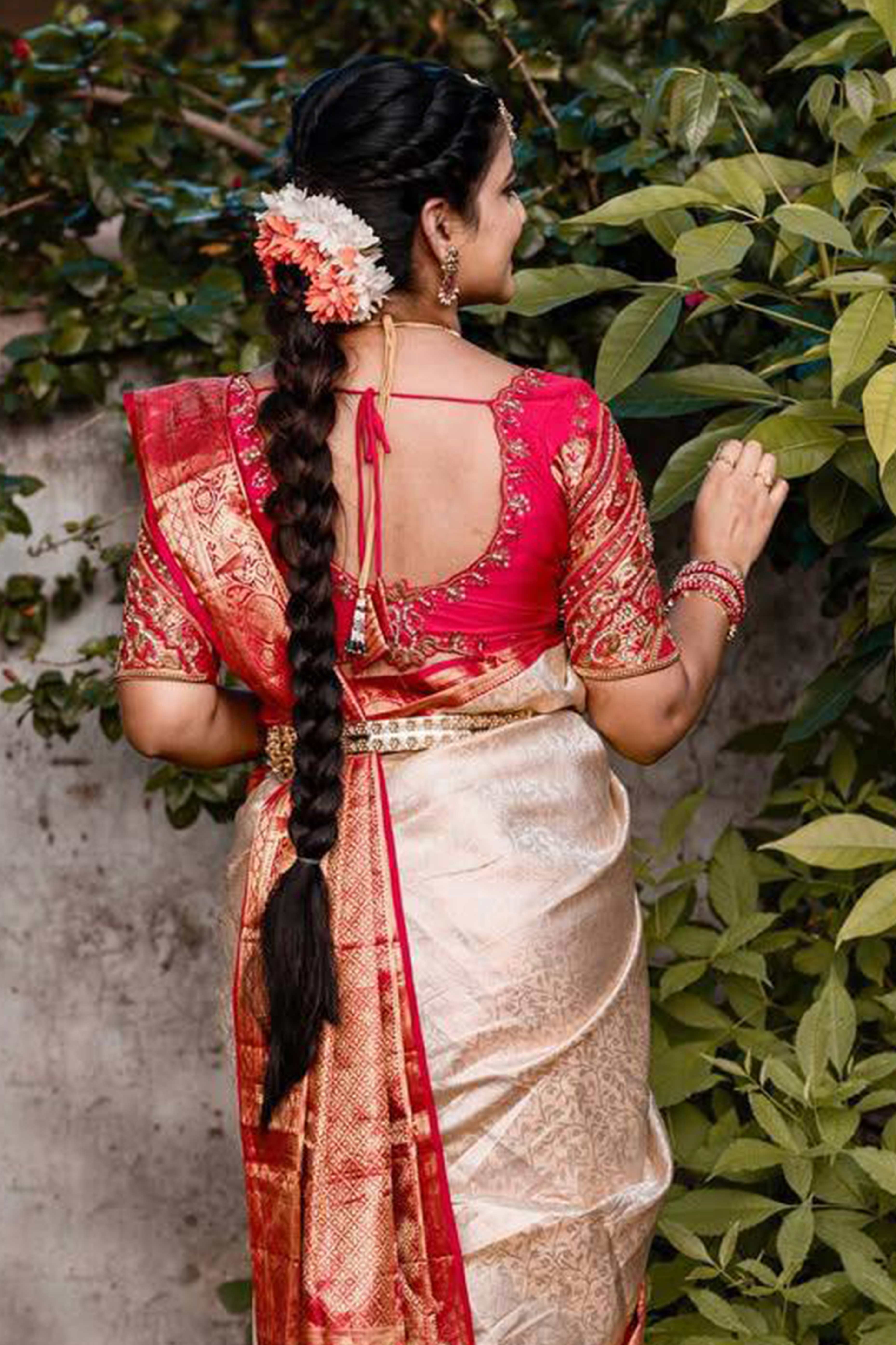 Off-White Banarasi Silk Saree With Delicate Zari Weaving For A Graceful Look