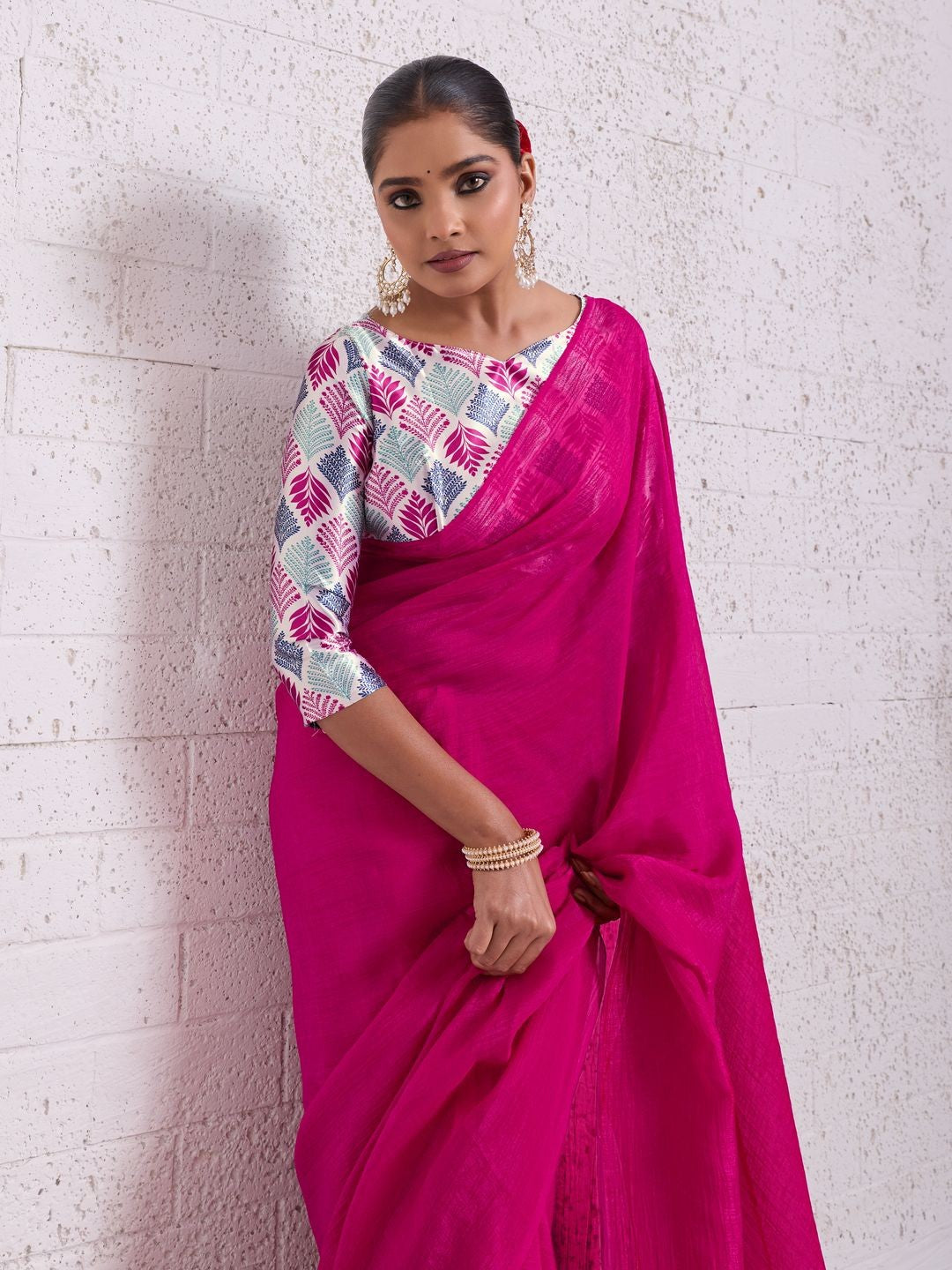 Graceful Pink Solid Pure Crunchy Saree Accented With Fine Tassel Pallu - Image 2