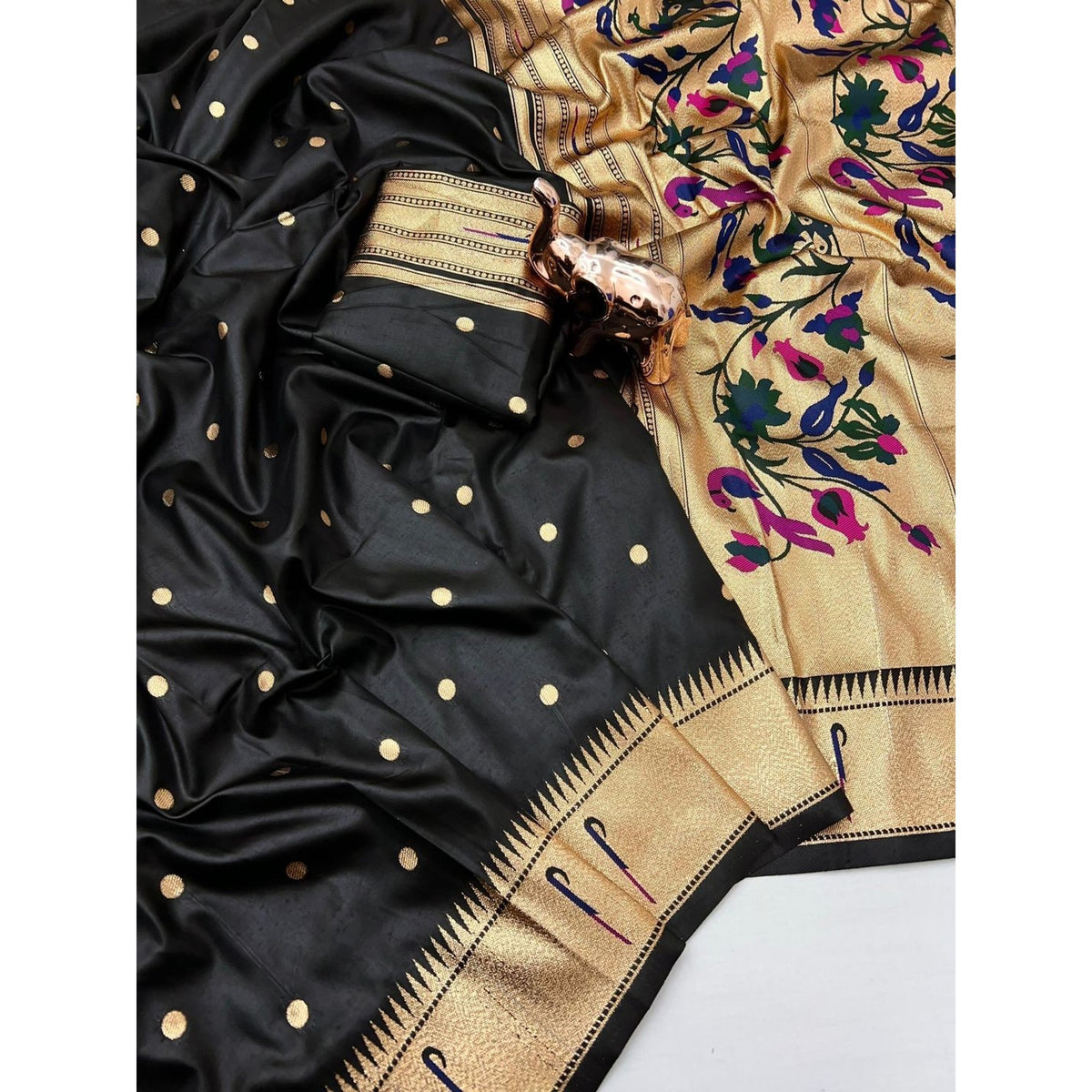 Black Banarasi Silk Saree with Authentic Zari Weaving for Festive Occasions - Image 5