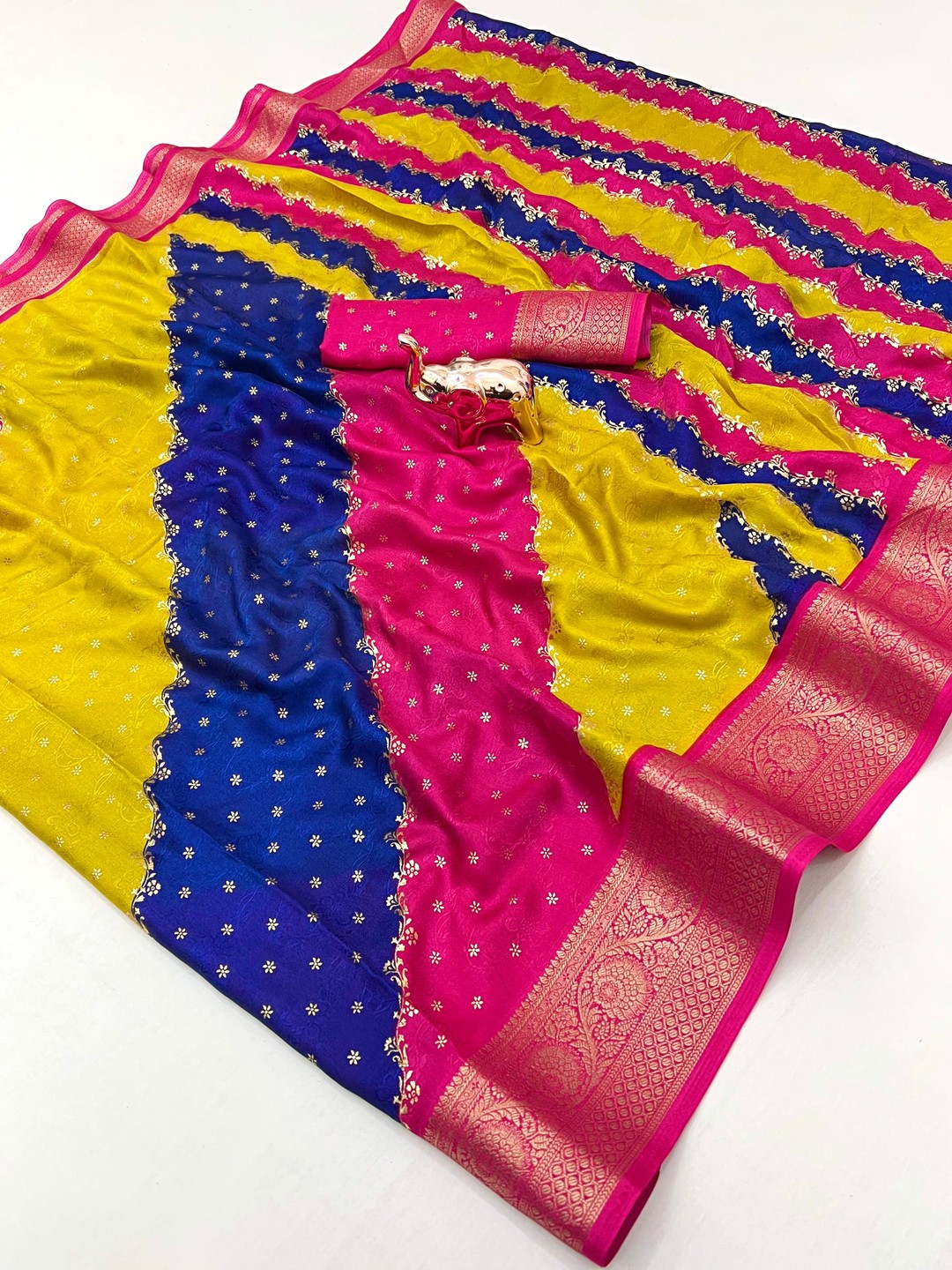 Soft Georgette Multicolor Saree with Stylish Stripes and Zari Border - Image 3