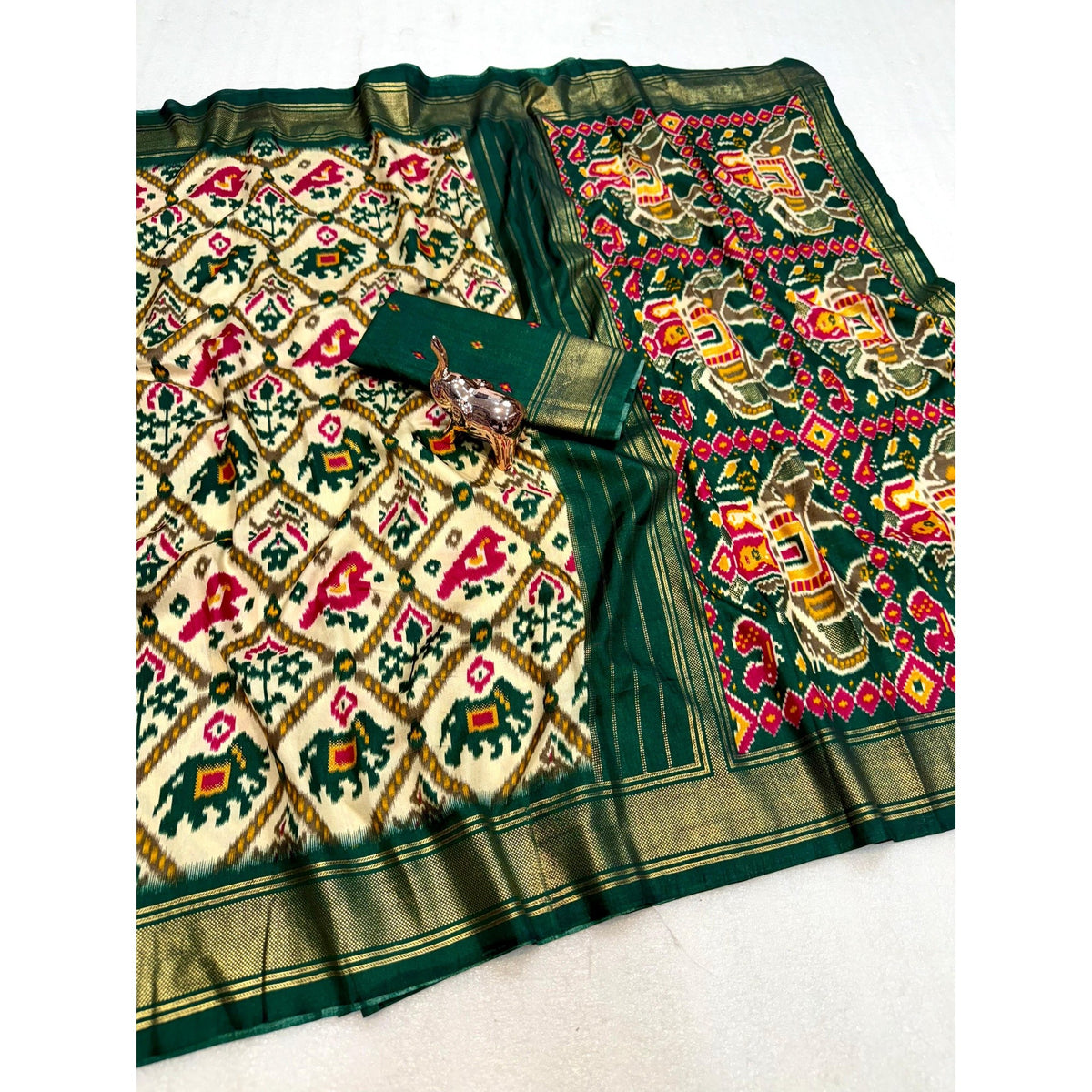 Elegant Cream & Green Ikkat Print Dola Silk Saree with Elephant Motifs - Image 2