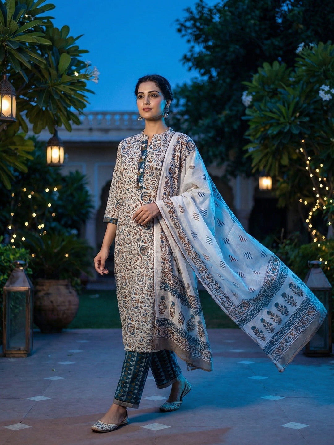 White Floral Print Pure Cotton Straight Fit Salwar Suit with Timeless Ethnic Appeal - Image 4