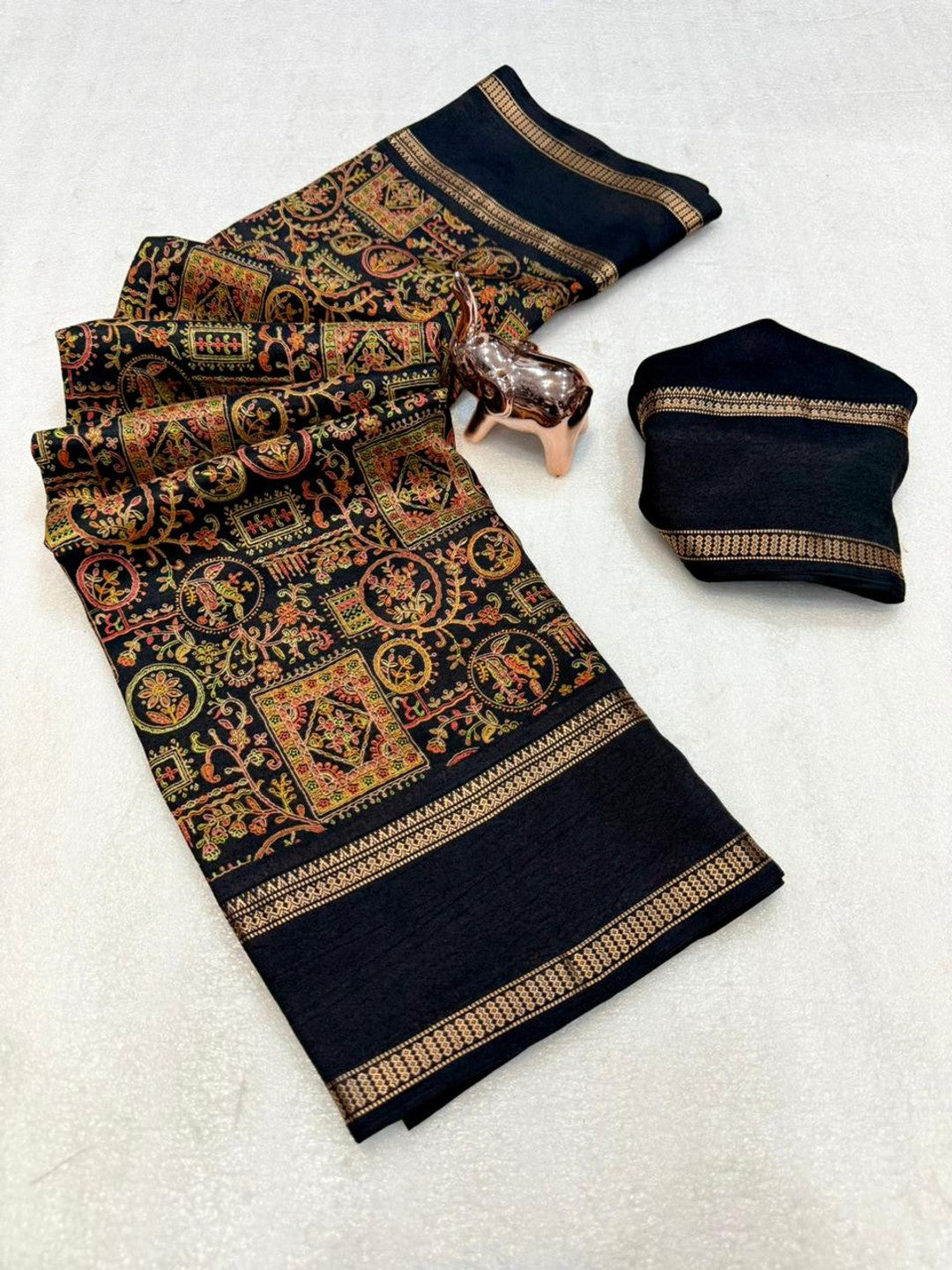 Elegant Black Tussar Silk Saree Featuring Traditional Zari Detailing - Image 3