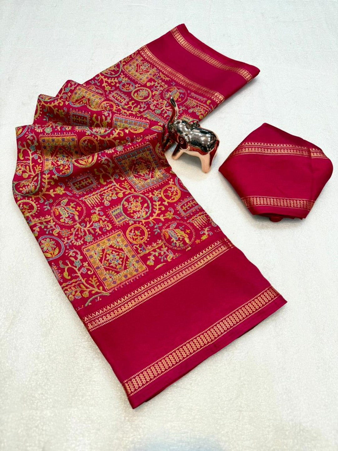 Elegant Pink Tussar Silk Saree Featuring Traditional Zari Detailing - Image 2
