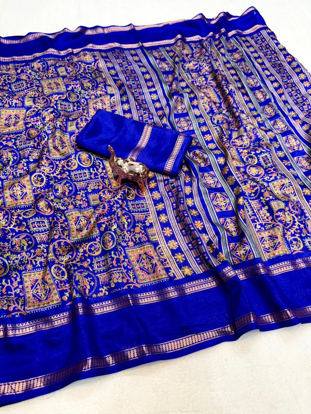 Elegant Blue Tussar Silk Saree Featuring Traditional Zari Detailing - Image 2