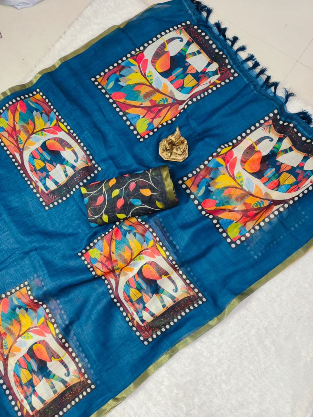 Blue Graceful Blue Linen Cotton Saree With Stylish Floral Prints For Effortless Elegance - Image 3