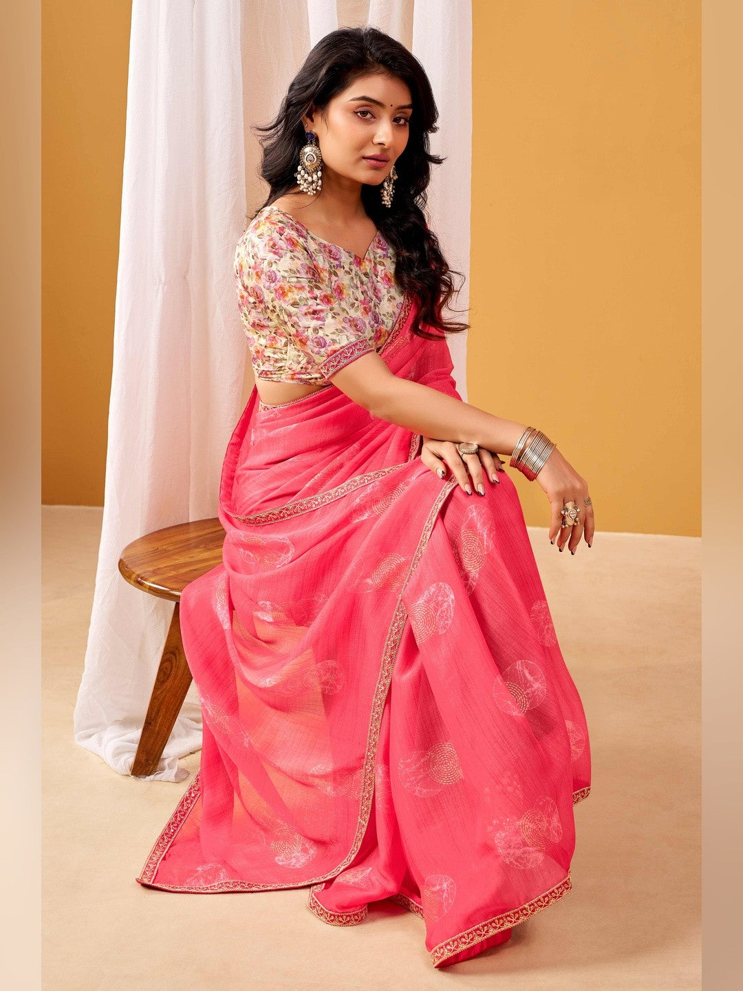 Charming Pink Foil Printed Chiffon Saree With Intricate Sequins Embroidered Border Finish - Image 2