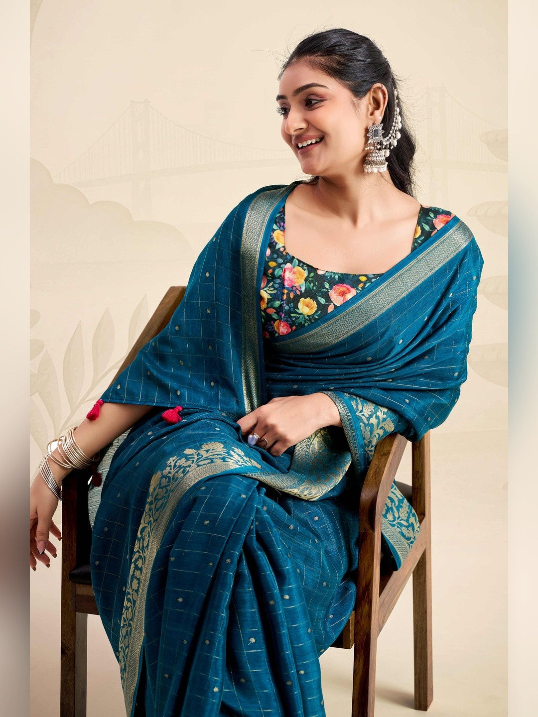 Refreshing Morpich Blue Floral Weaving Chinon Jacquard Saree With Artful Tassel Pallu Accent - Image 4