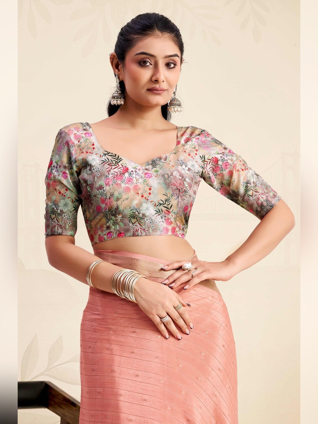 Refreshing Peach Floral Weaving Chinon Jacquard Saree With Artful Tassel Pallu Accent - Image 5