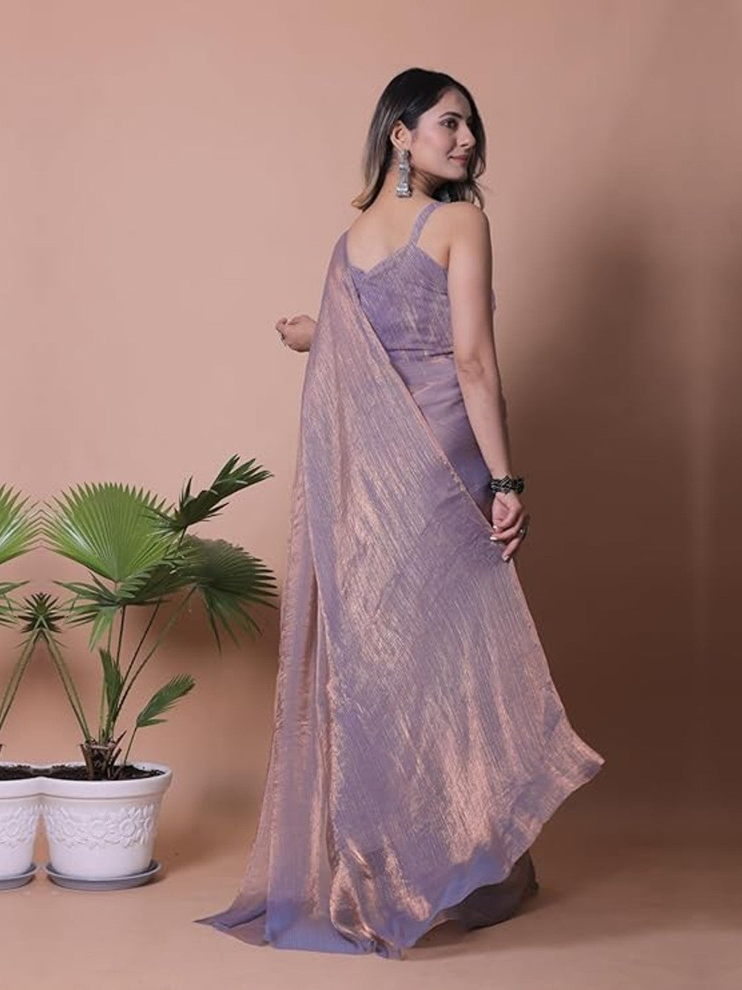 Elegant Lavender Solid Chiffon Saree with Lightweight Drape - Image 3