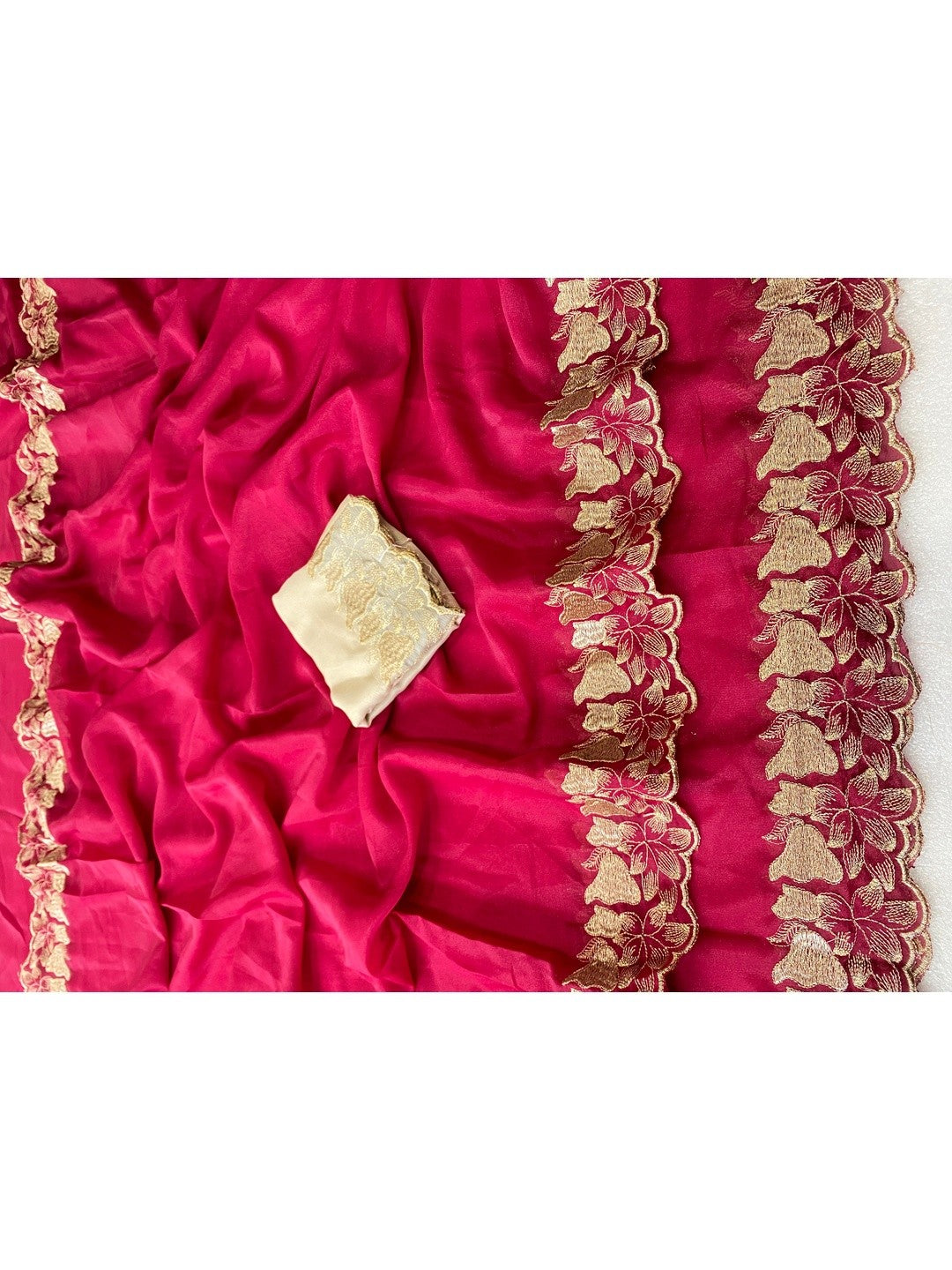Elegant Pink Solid Georgette Saree Highlighted With A Delicate Floral Embroidered Border - Image 3