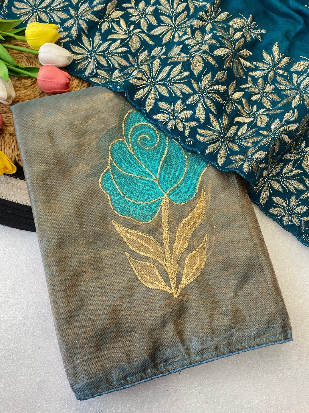 Elegant Grey Twill Net Saree Adorned With Floral Foil Printed Work For A Subtle Festive Look - Image 3