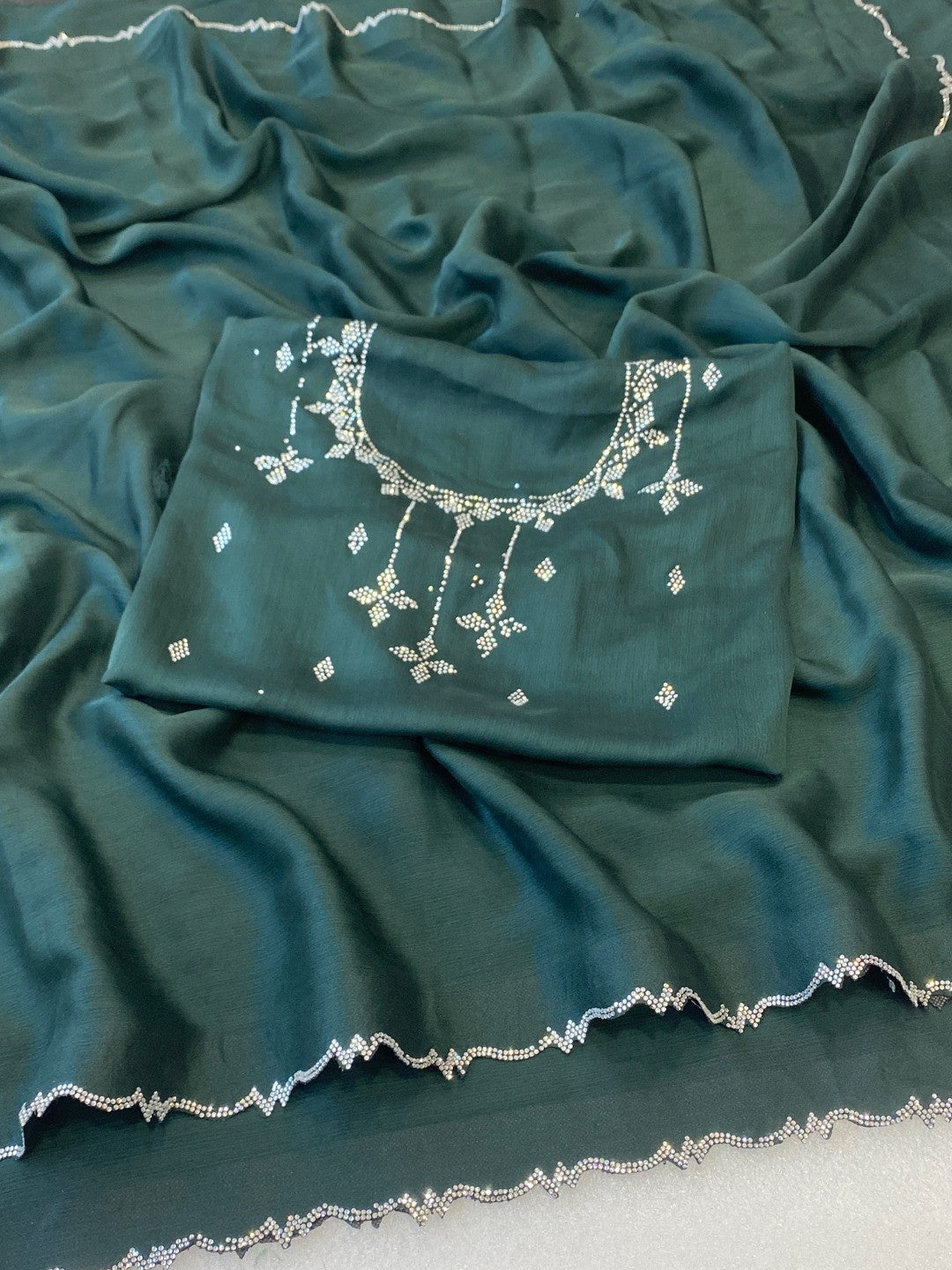 Classic Green Solid Chiffon Saree Featuring Subtle Stone Work Border Detailing - Image 3