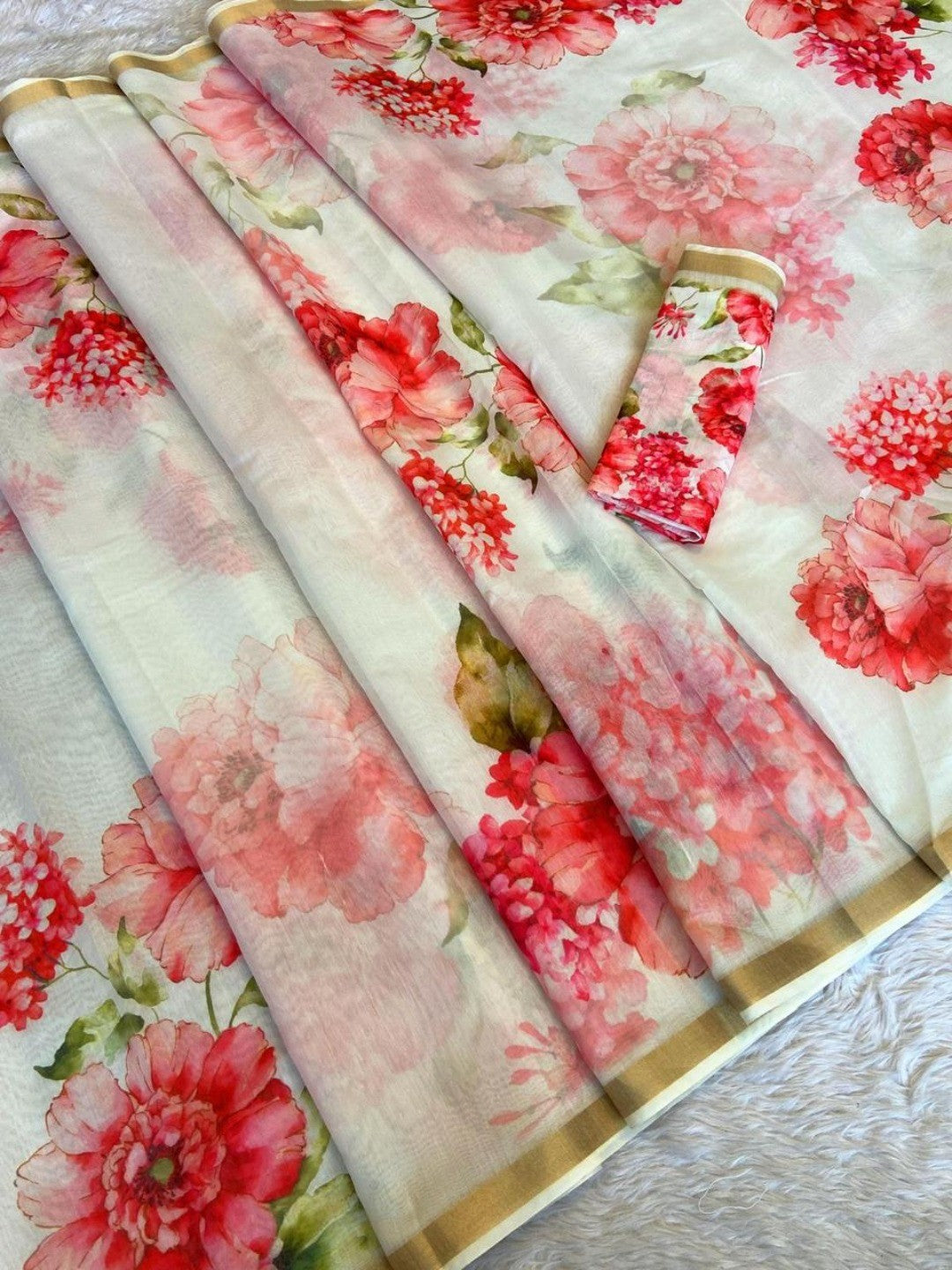 Charming White Floral Printed Chanderi Cotton Saree Highlighted By Intricate Zari Border Work - Image 5