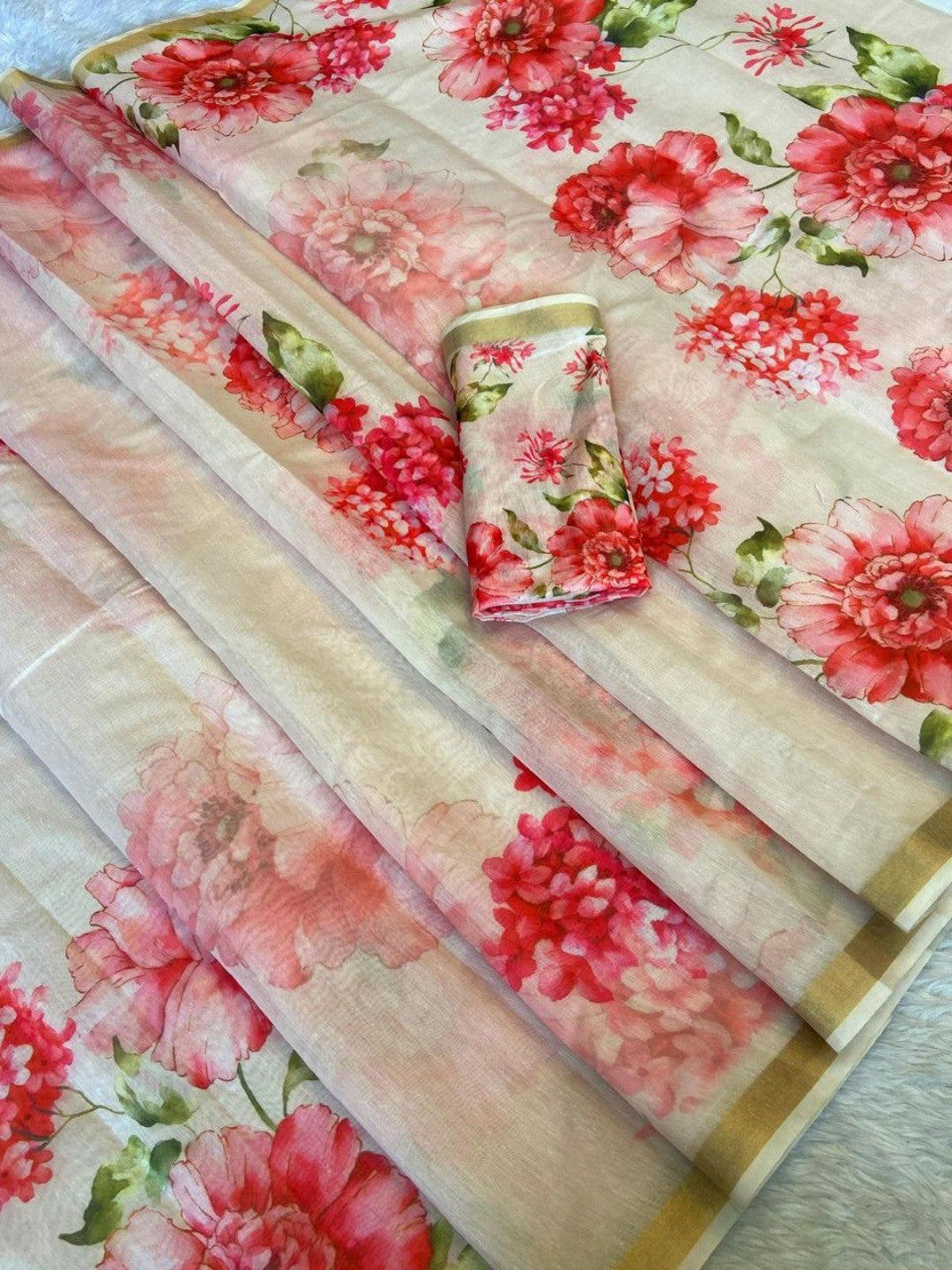 Charming Cream Floral Printed Chanderi Cotton Saree Highlighted By Intricate Zari Border Work - Image 4