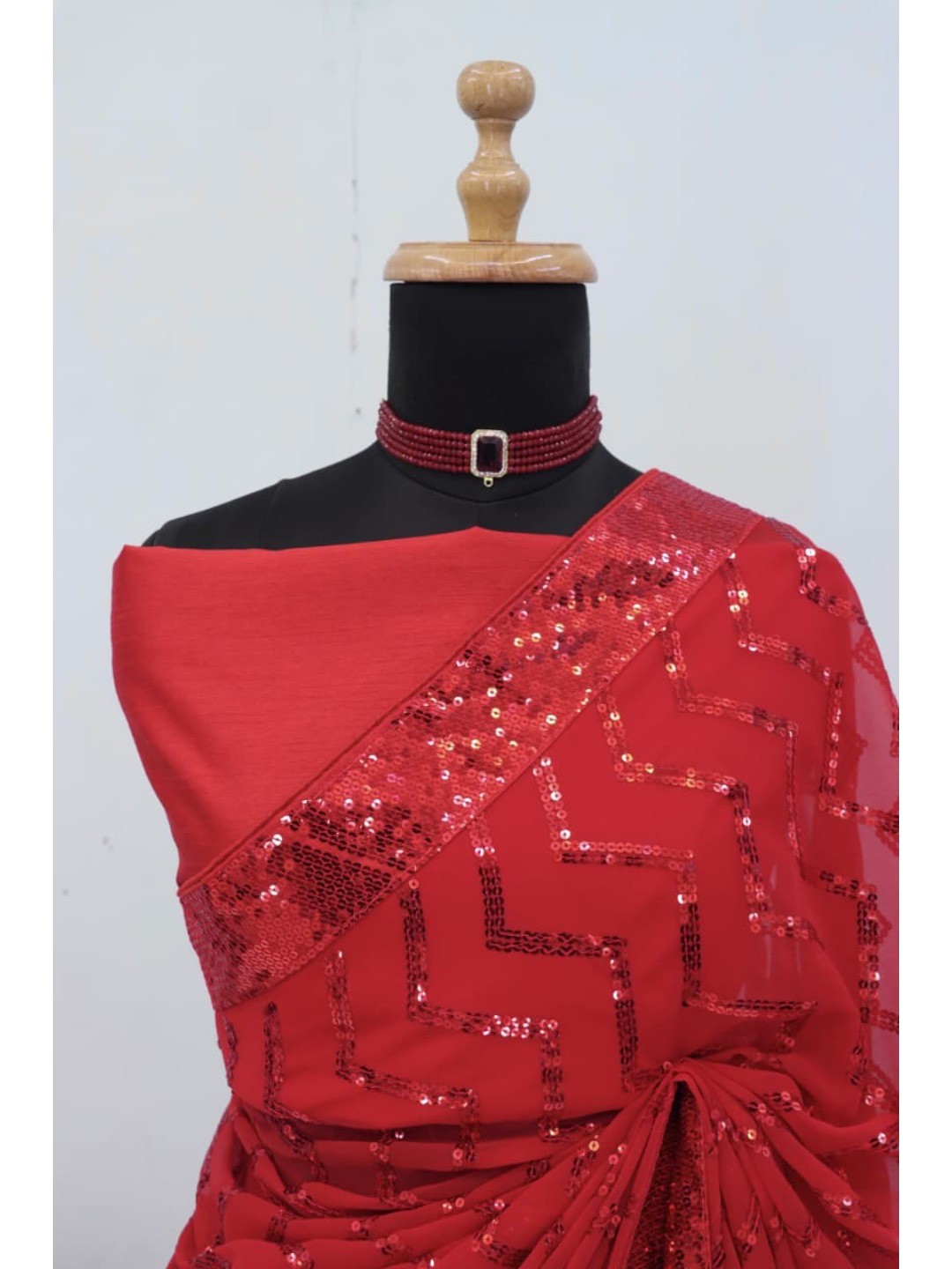 Elegant Red Georgette Silk Saree with Sequin Embellishments - Image 8