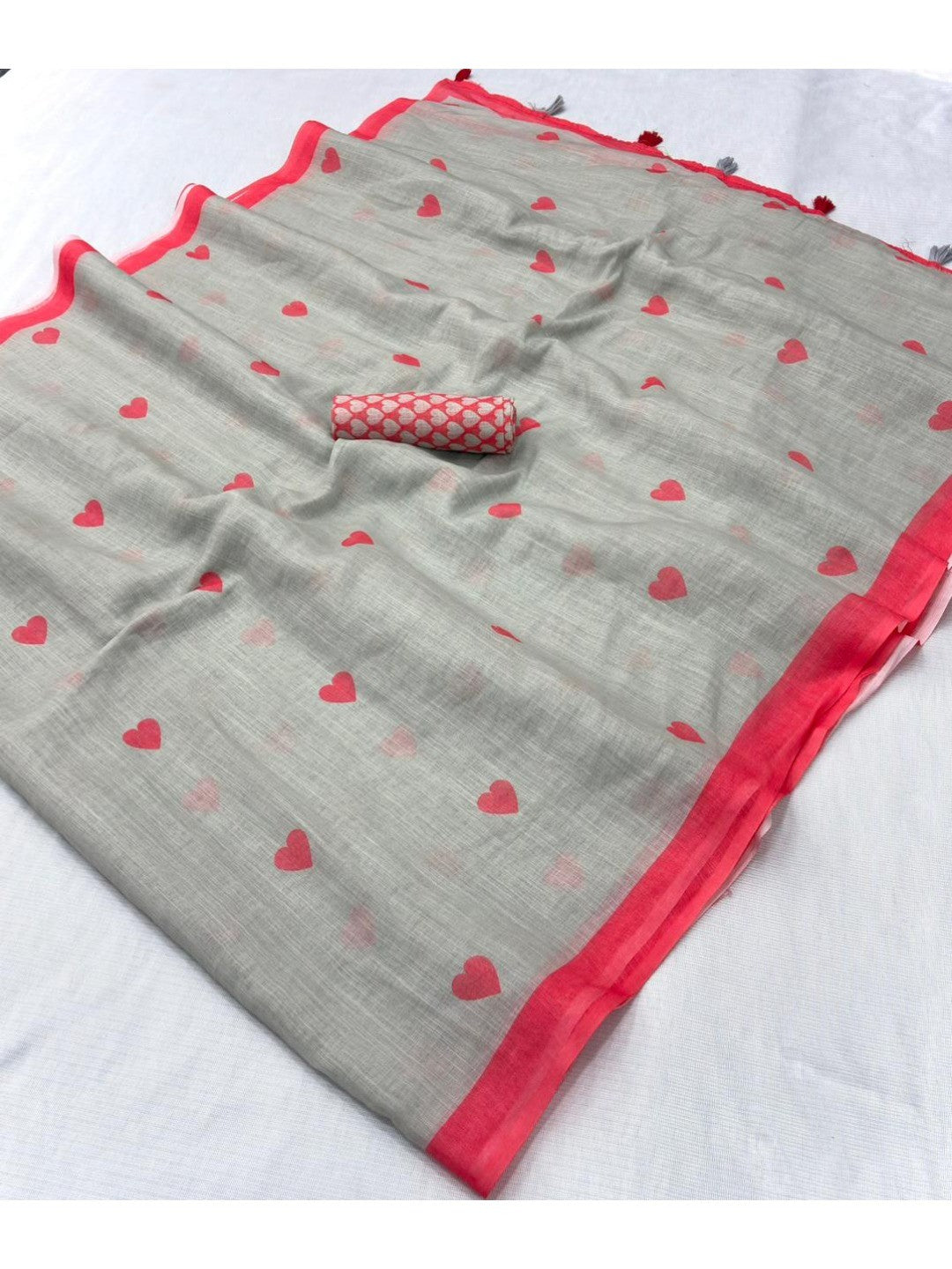 Grey Digital Printed Linen Saree with Pink Heart Motifs - Image 2