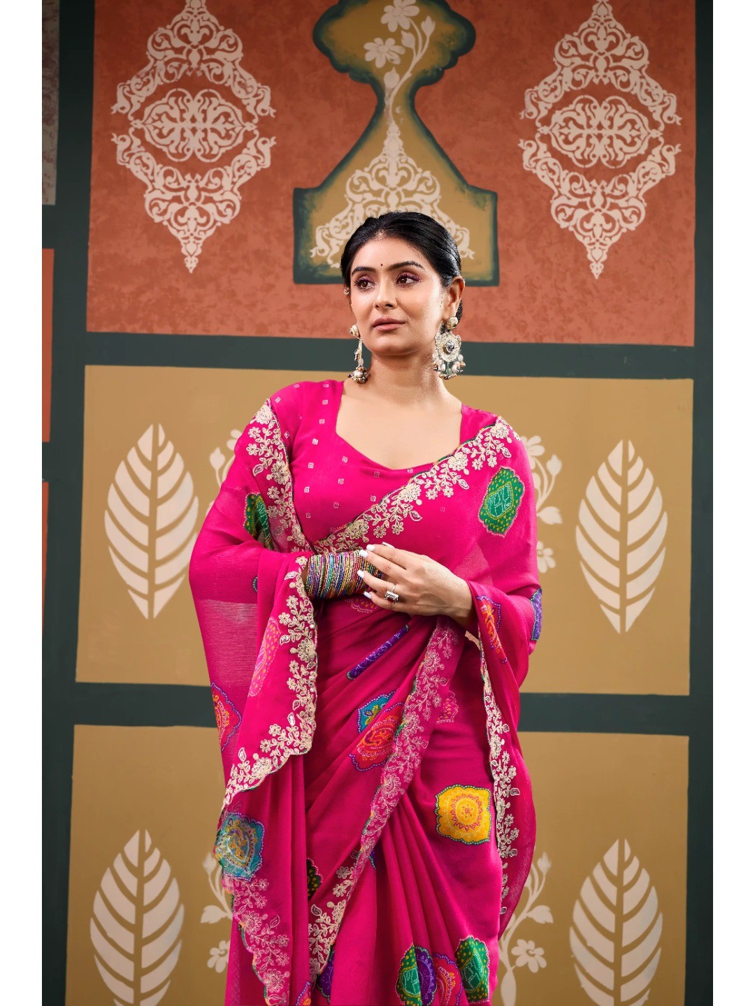 Elegant Pink Bandhani Printed Chiffon Saree with Embroidery Work - Image 3