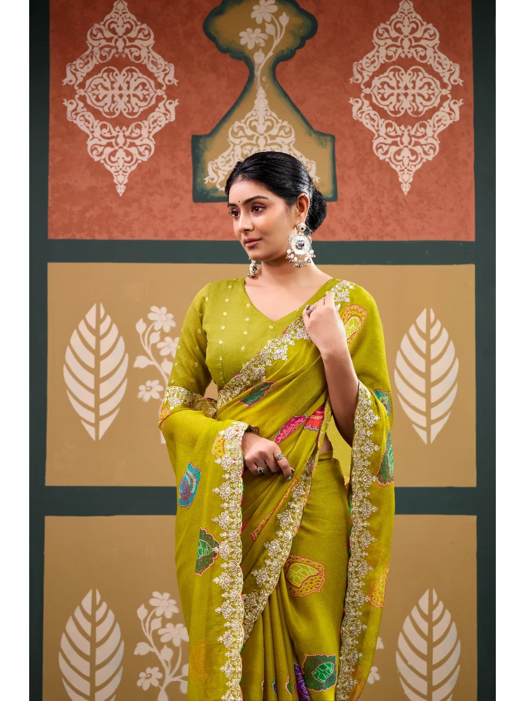 Elegant Olive Bandhani Printed Chiffon Saree with Beautiful Embroidery Work - Image 4