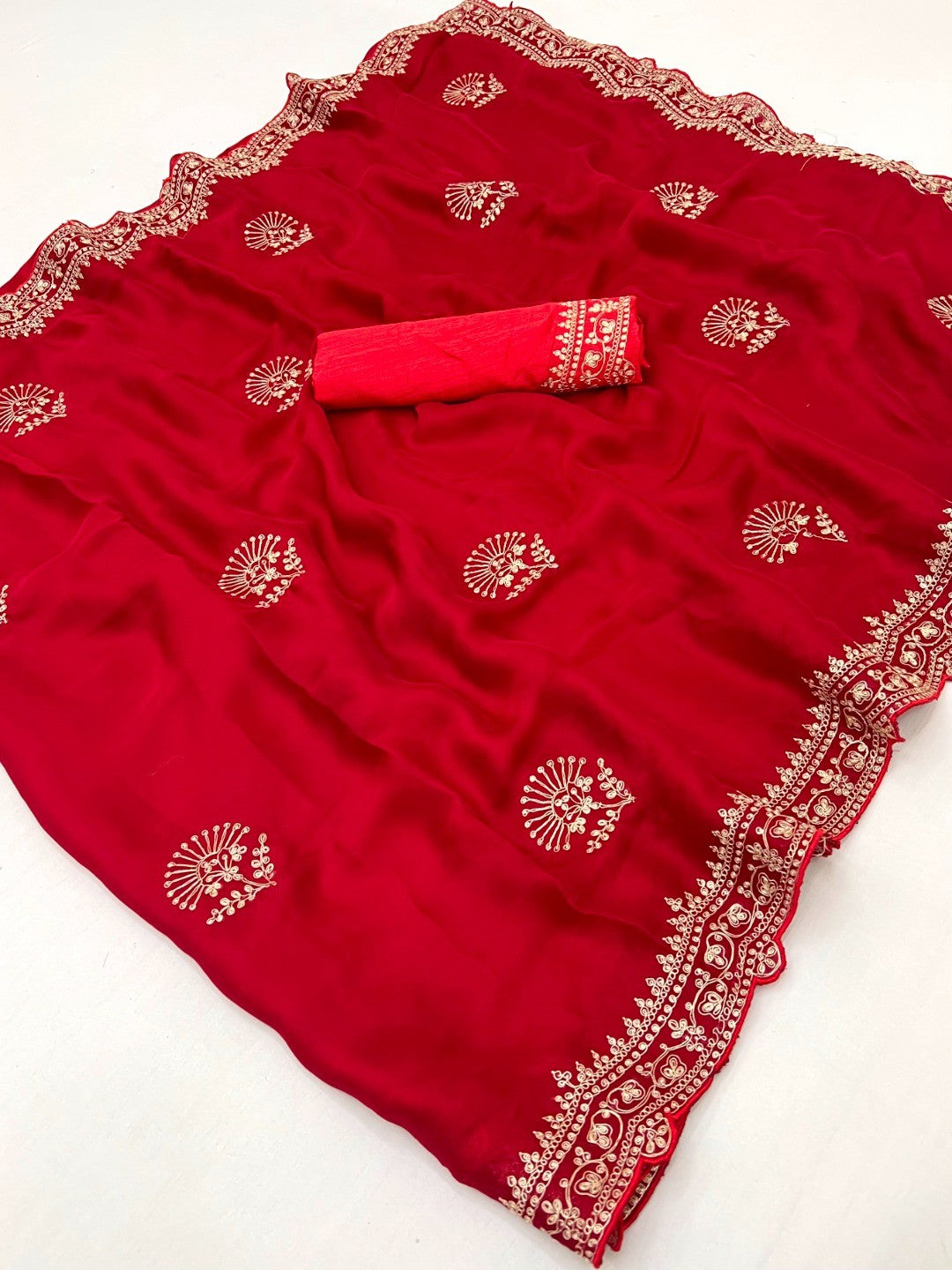 Glamorous Red Floral Motif Chiffon Saree Featuring Intricate Cording Embroidery - Image 3
