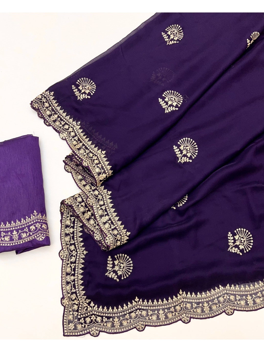 Glamorous Purple Floral Motif Chiffon Saree Featuring Intricate Cording Embroidery - Image 2