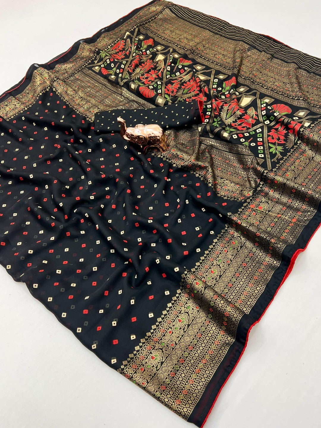 Luxurious Black Bandhani Foil Printed Viscose Saree for Traditional Functions and Parties - Image 2