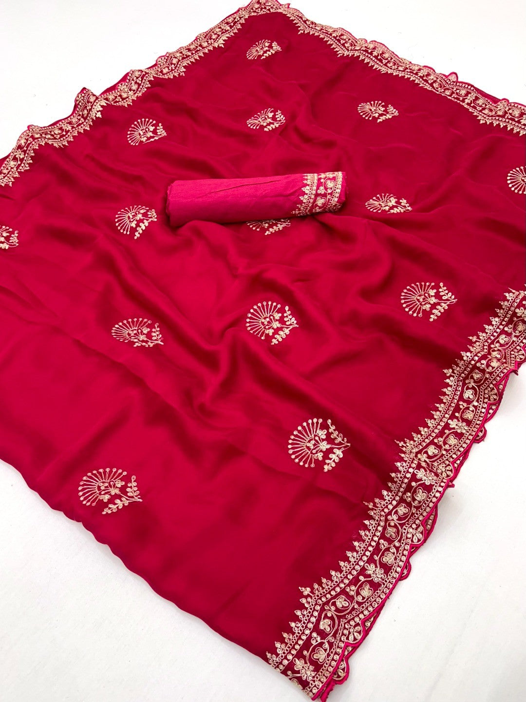 Glamorous Pink Floral Motif Chiffon Saree Featuring Intricate Cording Embroidery - Image 3