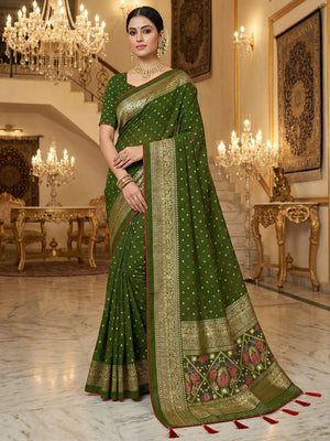 Luxurious Green Bandhani Foil Printed Viscose Saree for Traditional Functions and Parties - Image 1