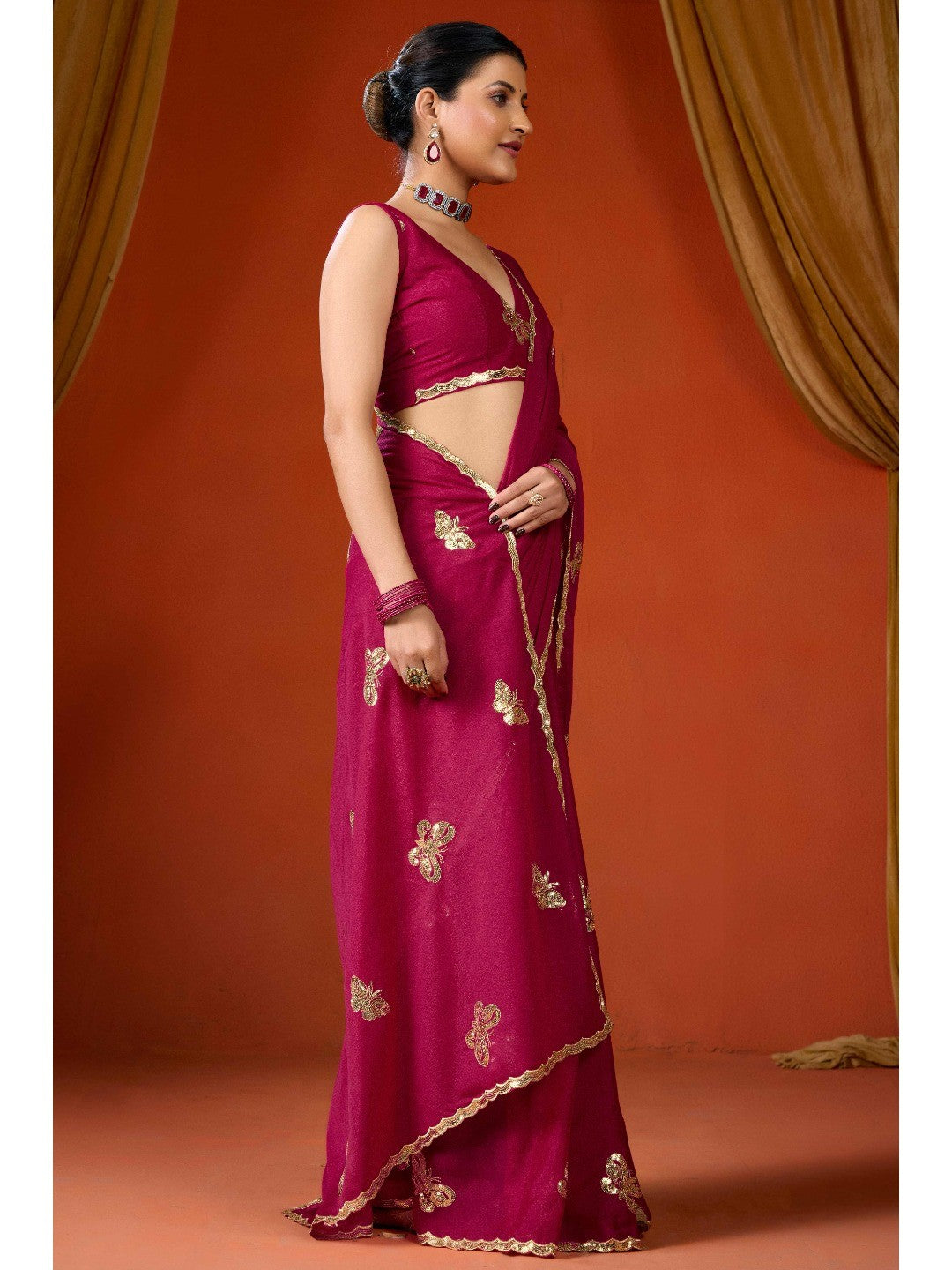 Elegant Magenta Organza Chiffon Silk Saree with Delicate Embellishment - Image 3