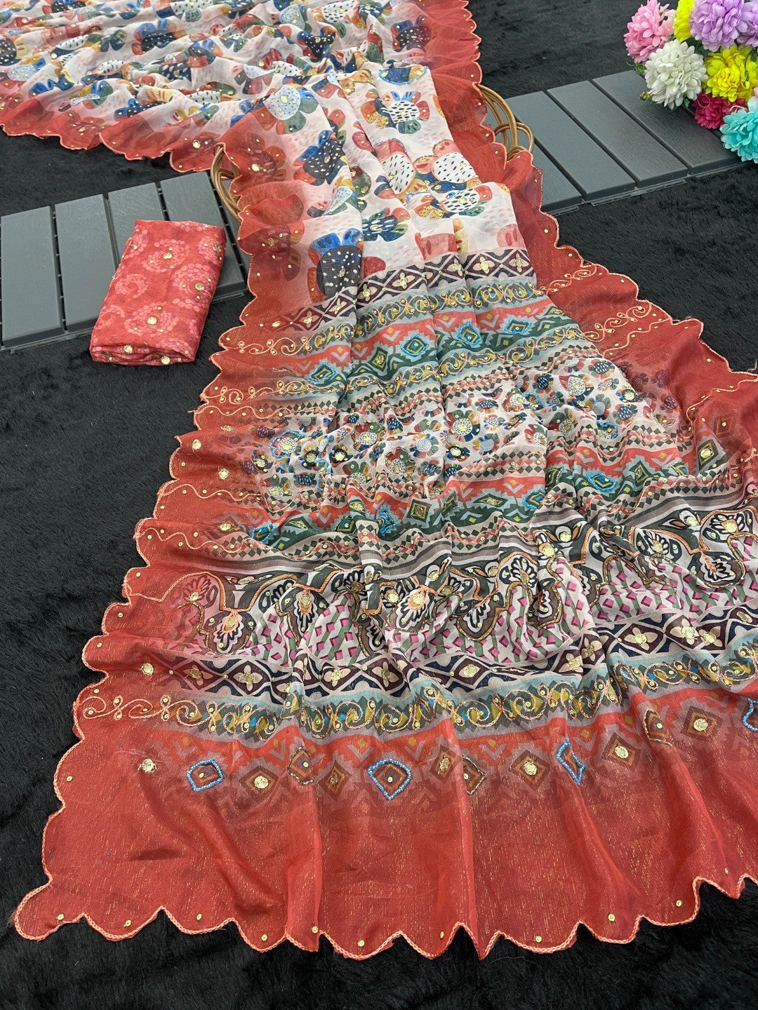 Graceful Offwhite Shimmer Saree Adorned with Floral Print and Delicate Beads Handwork - Image 4