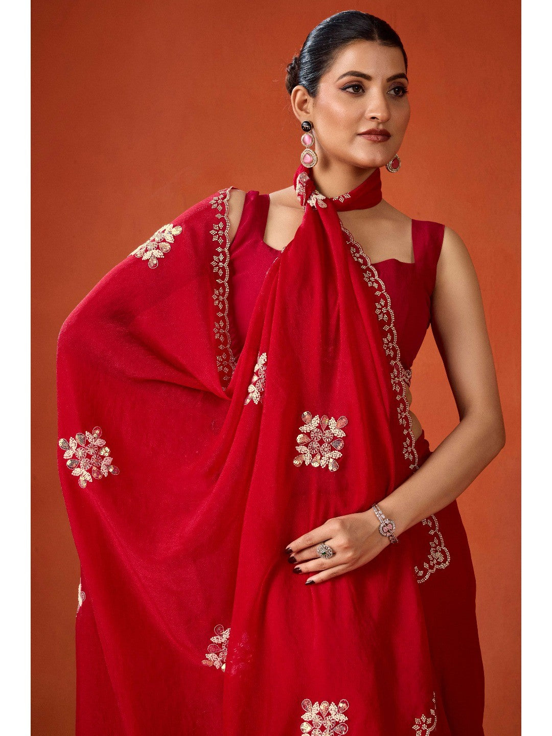 Graceful Red Georgette Silk Saree Adorned with Floral Embellishments - Image 3