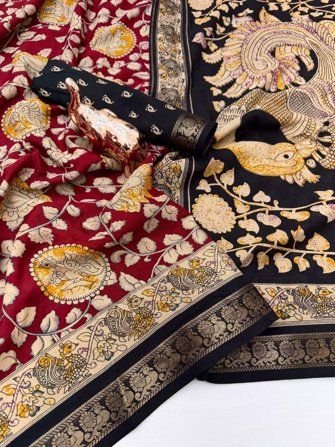 Maroon Floral Printed Mulmul Cotton Saree with Traditional Kalamkari Pallu and Rich Ethnic Finish - Image 2
