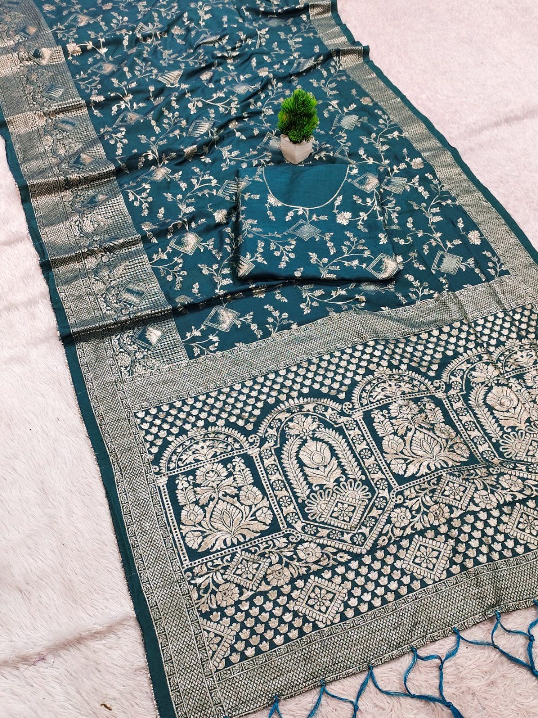 Luxurious Teal Blue Floral Weaving Dola Silk Saree With Handcrafted Tassel Pallu Finish - Image 3