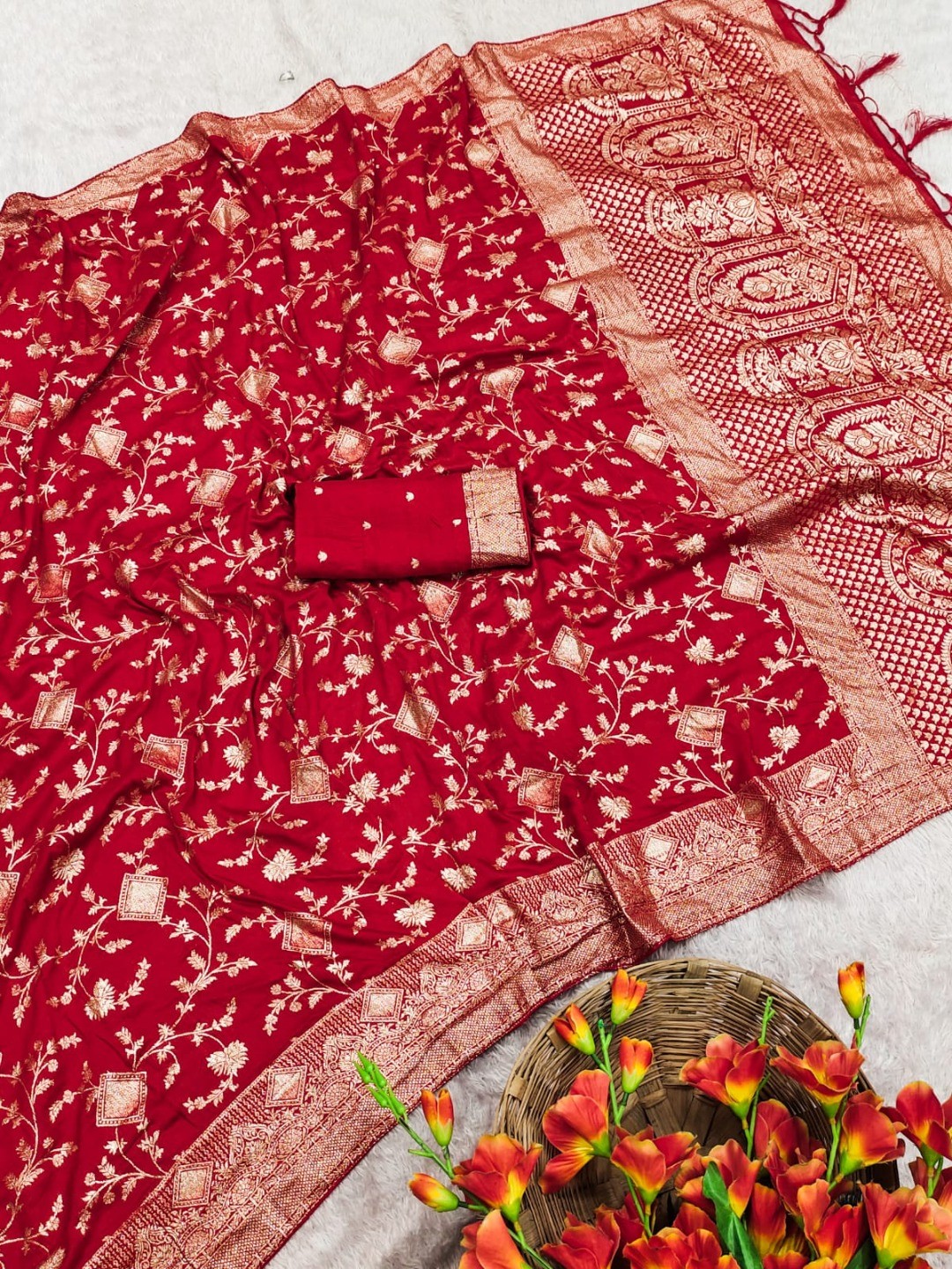 Luxurious Red Floral Weaving Dola Silk Saree With Handcrafted Tassel Pallu Finish - Image 2