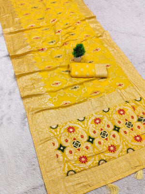 Elegant Yellow Jacquard Weaved Dola Silk Saree Featuring Zari Motifs & Ornate Paisley Pallu Work - Image 2