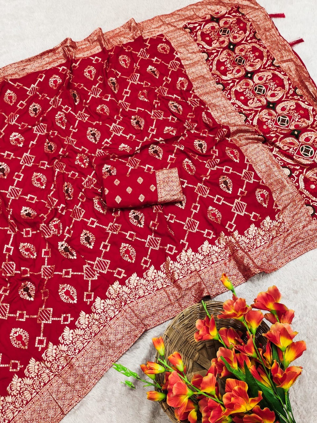 Elegant Red Jacquard Weaved Dola Silk Saree Featuring Zari Motifs & Ornate Paisley Pallu Work - Image 2