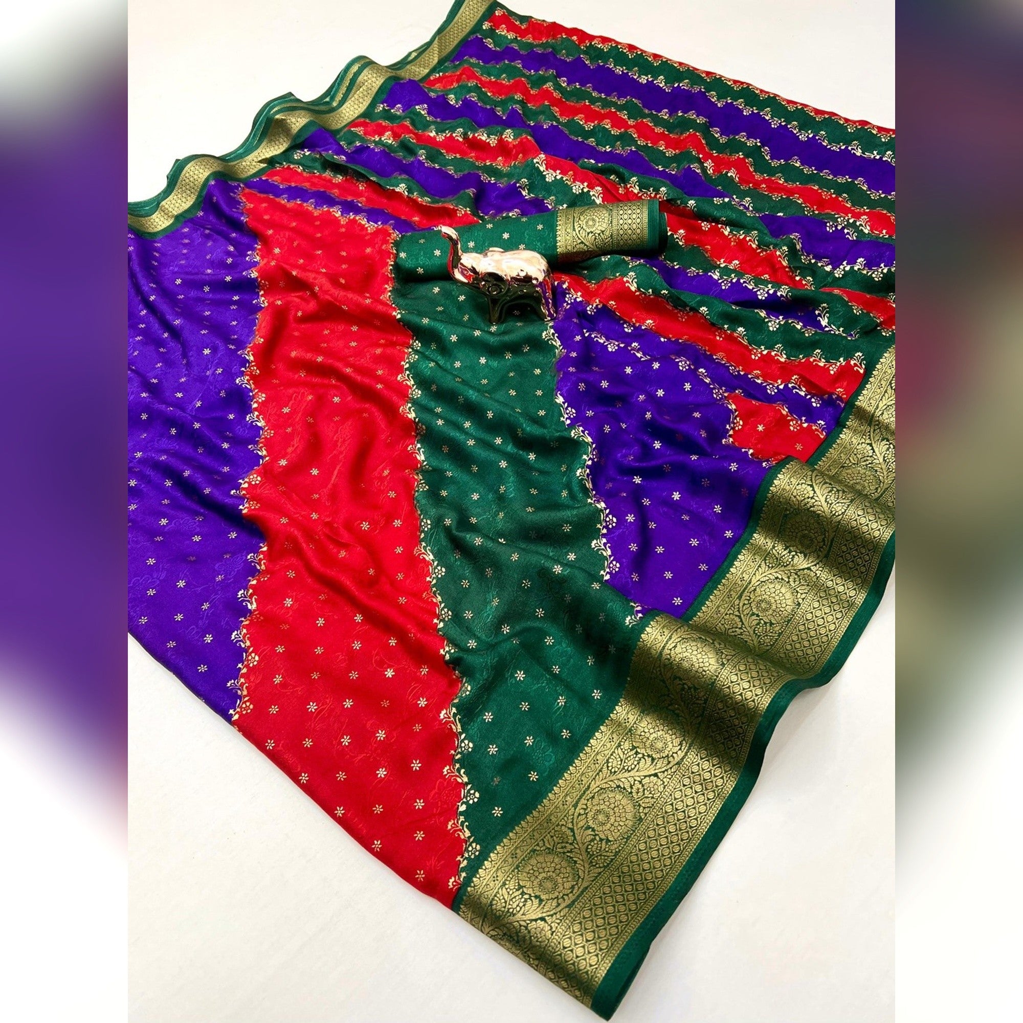 Graceful Multicolor Georgette Saree Accented with Zari Woven Border - Image 3