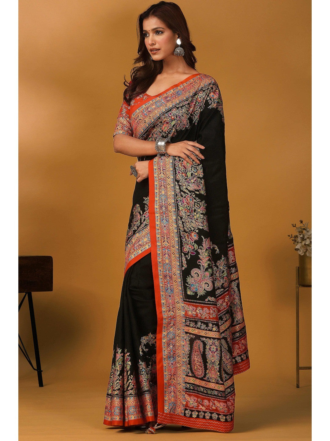 Elegant Black Pure Viscose Dola Saree Adorned With Floral & Paisley Position Prints - Image 6