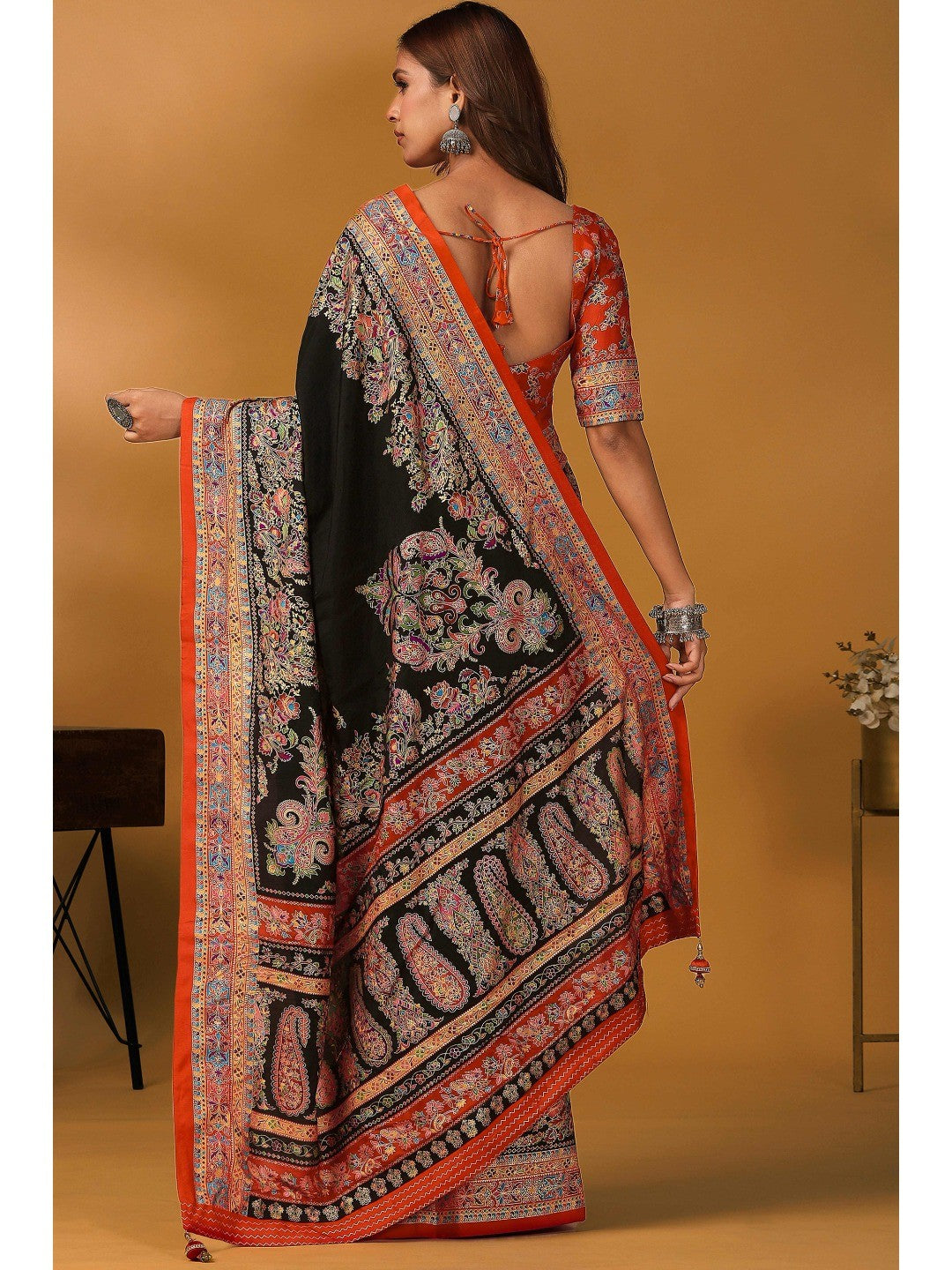 Elegant Black Pure Viscose Dola Saree Adorned With Floral & Paisley Position Prints - Image 2