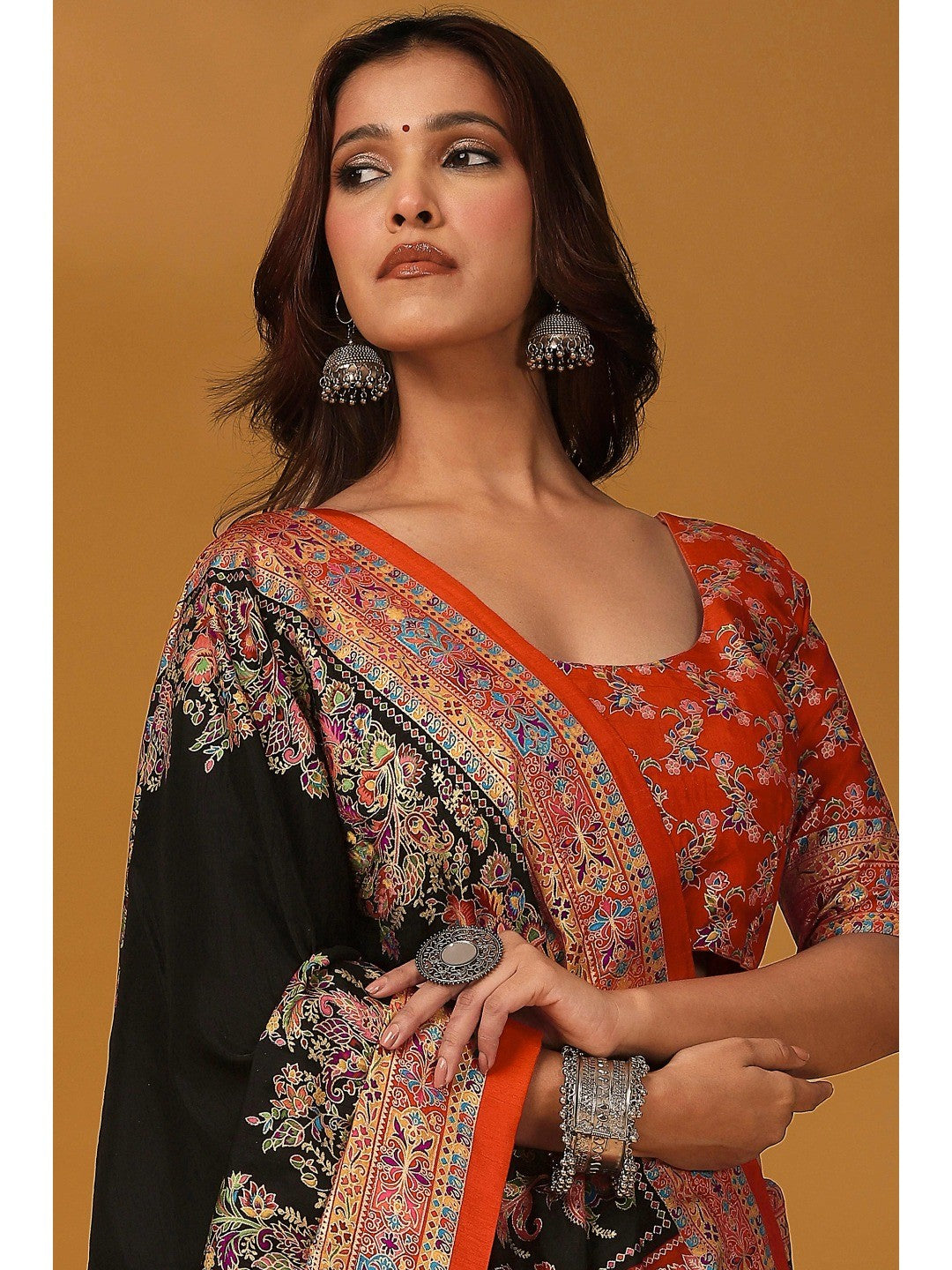 Elegant Black Pure Viscose Dola Saree Adorned With Floral & Paisley Position Prints - Image 5