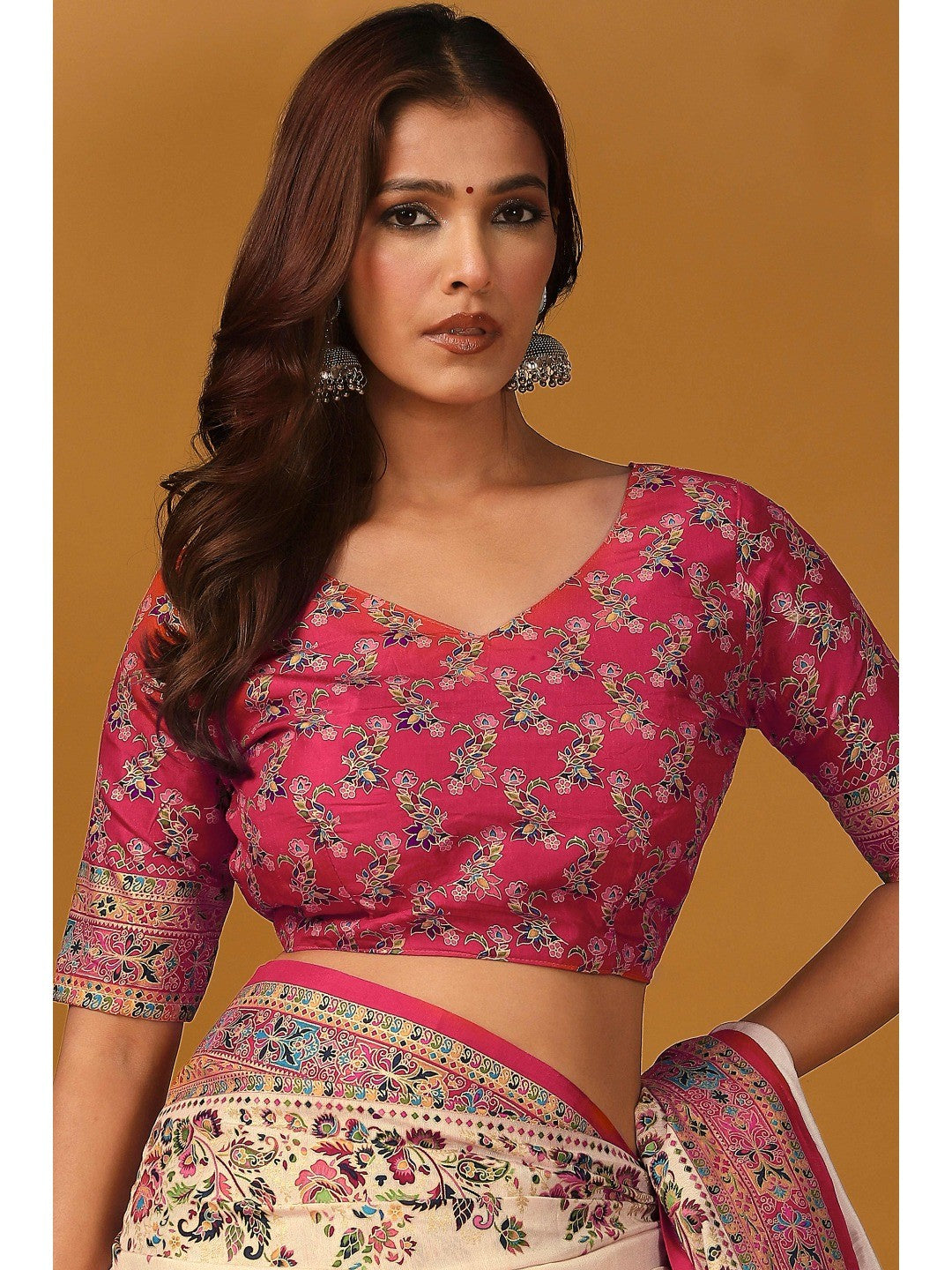 Elegant Cream Pure Viscose Dola Saree Adorned With Floral & Paisley Position Prints - Image 5