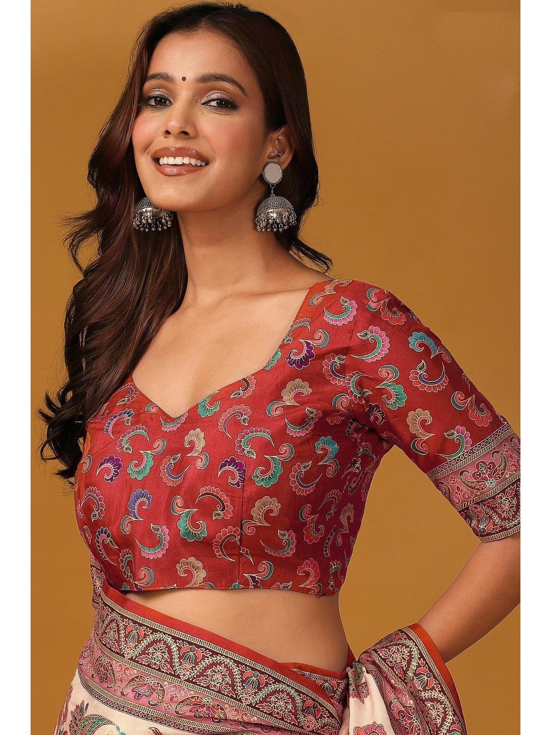 Refreshing Cream Floral & Paisley Position Printed Pure Viscose Dola Saree With Timeless Charm - Image 5
