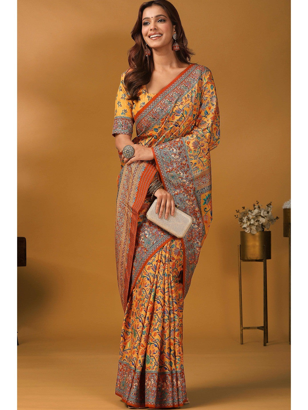 Graceful Mustard Kalamkari Art Visocse Saree With AllOver Floral Motifs & Grand Storytelling Pallu - Image 5