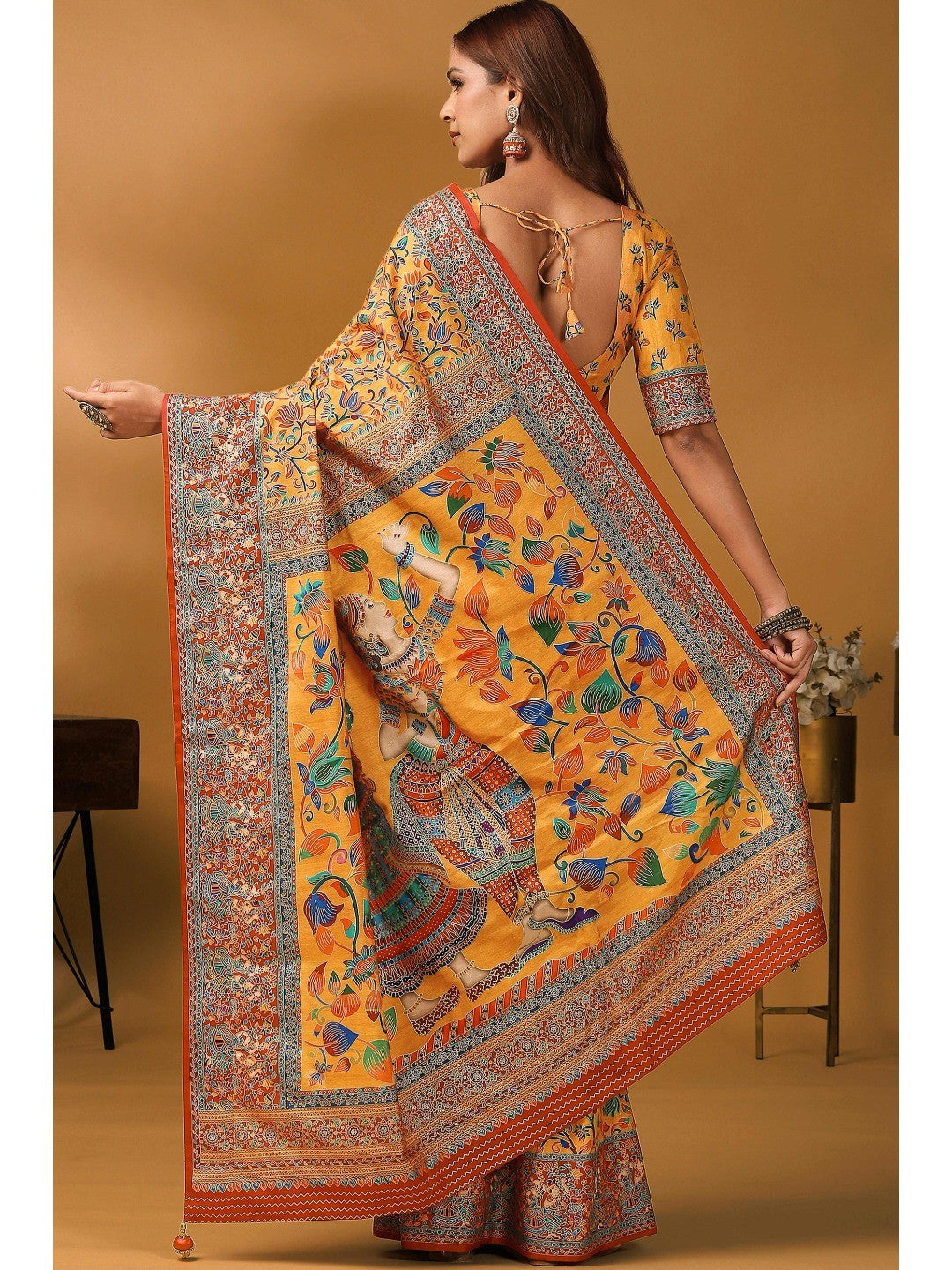 Graceful Mustard Kalamkari Art Visocse Saree With AllOver Floral Motifs & Grand Storytelling Pallu - Image 6
