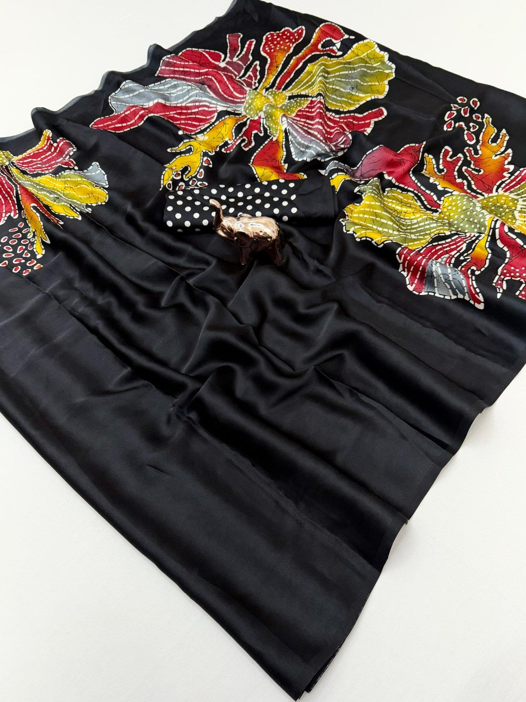 Black Floral Printed Crepe Saree with Feminine Design and Elegant Everyday to Casual Look - Image 3