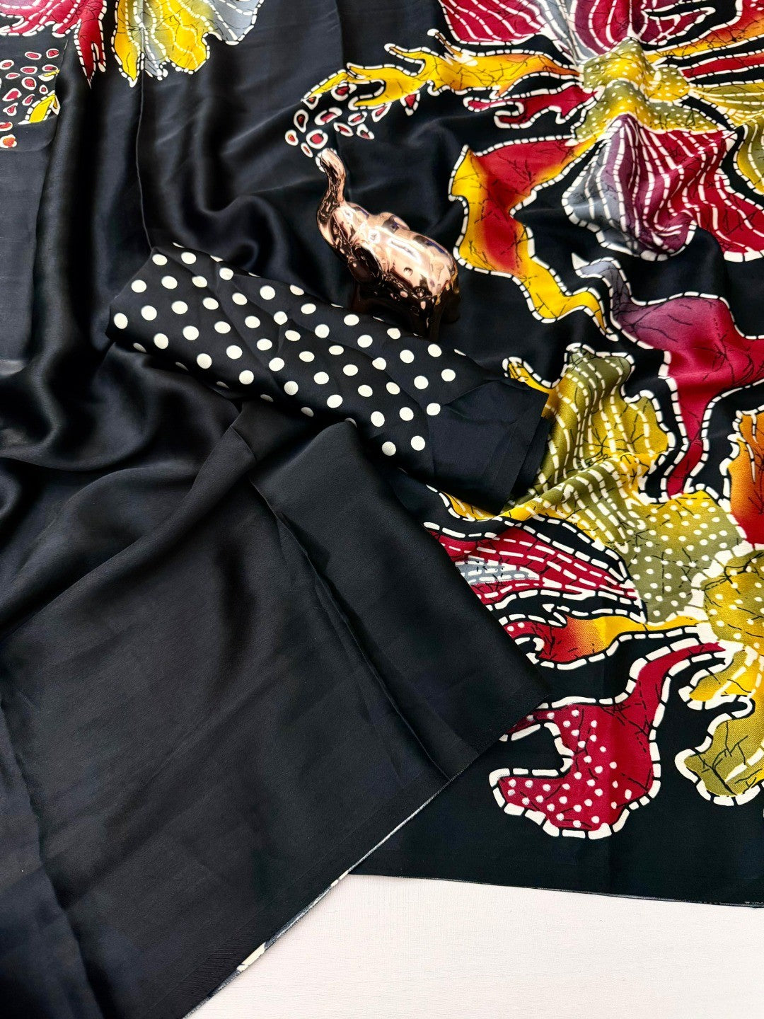 Black Floral Printed Crepe Saree with Feminine Design and Elegant Everyday to Casual Look - Image 3