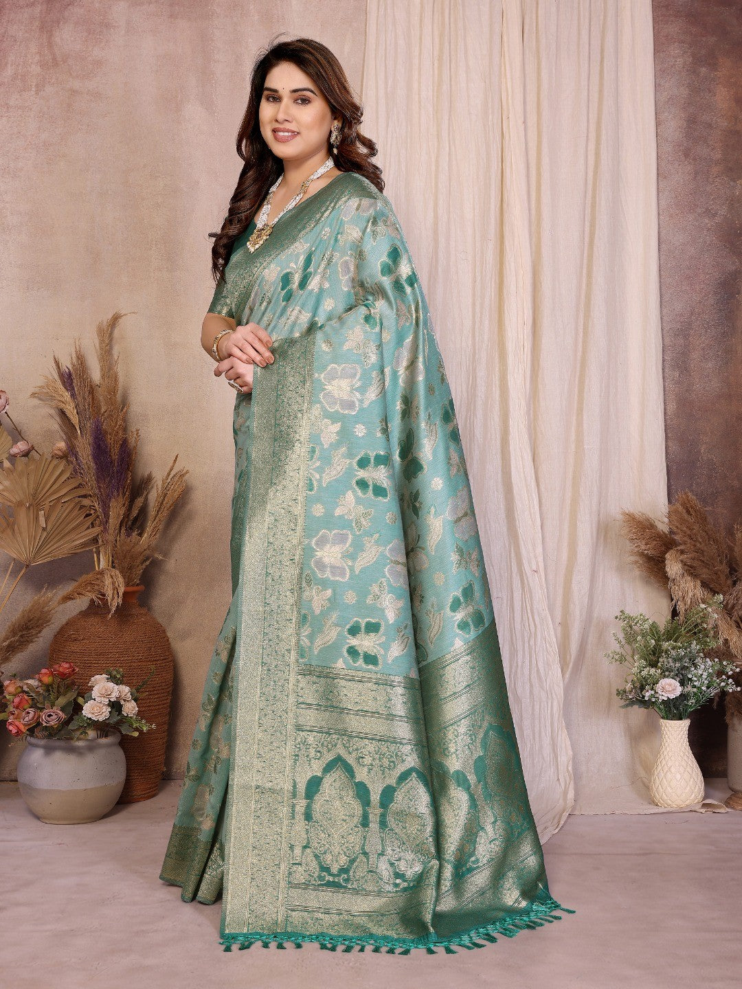 Graceful Rama Green Floral & Butterfly Motifs Zari Woven Pure Cotton Saree With Designer Tassel Pallu - Image 4