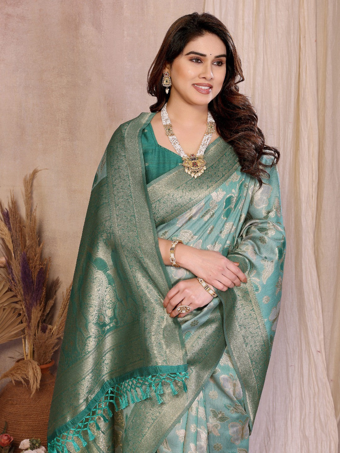 Graceful Rama Green Floral & Butterfly Motifs Zari Woven Pure Cotton Saree With Designer Tassel Pallu - Image 3