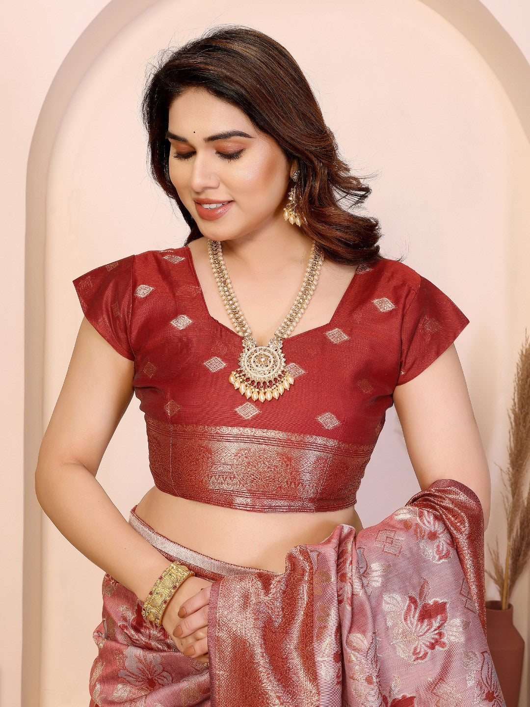 Classic Maroon Jacquard Weaving Pure Cotton Saree With Elegant Floral Motifs & Tassel Pallu - Image 3