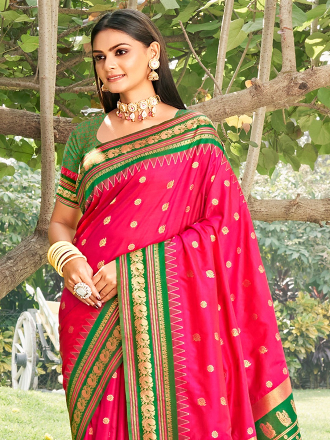 Elegant Pink Ethnic Motifs Zari Silk Blend Saree for Festive Occasions - Image 2